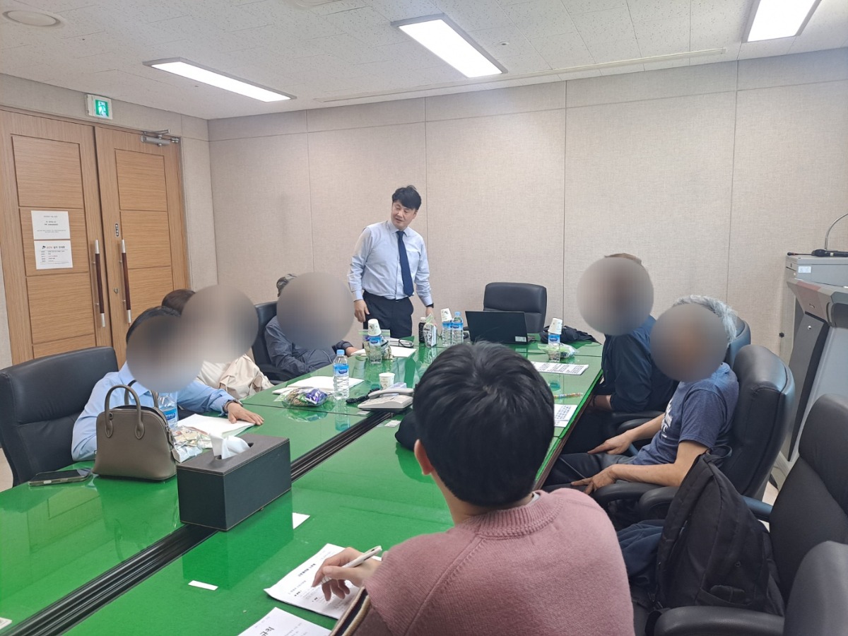 기초노무교육 현장사진 1_blur.jpg
