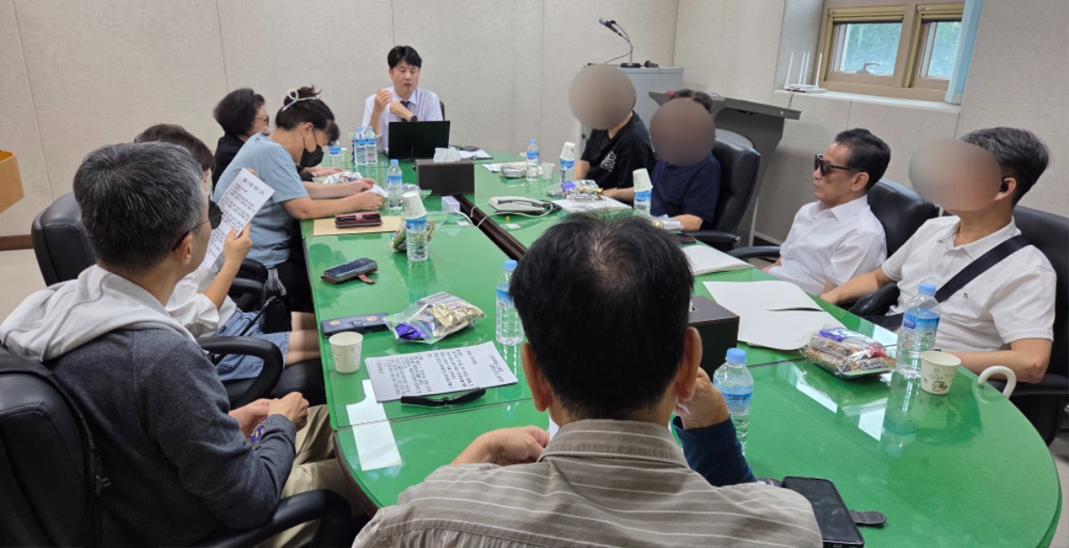 제8기 취업준비교육 기초노무교육 현장사진(blur)02.jpg