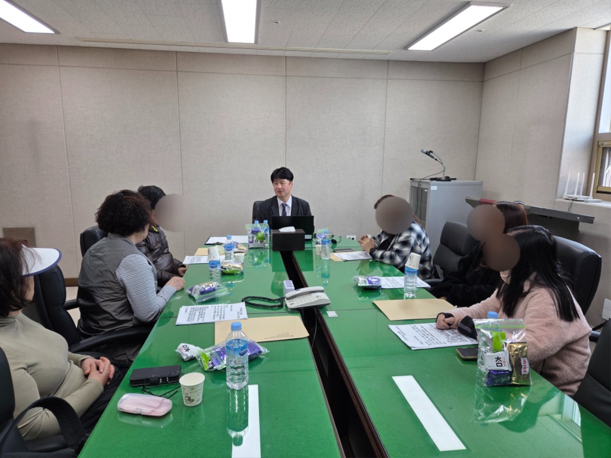 제9기 취업준비교육 기초노무교육 현장사진（ｂｌｕｒ）.jpg