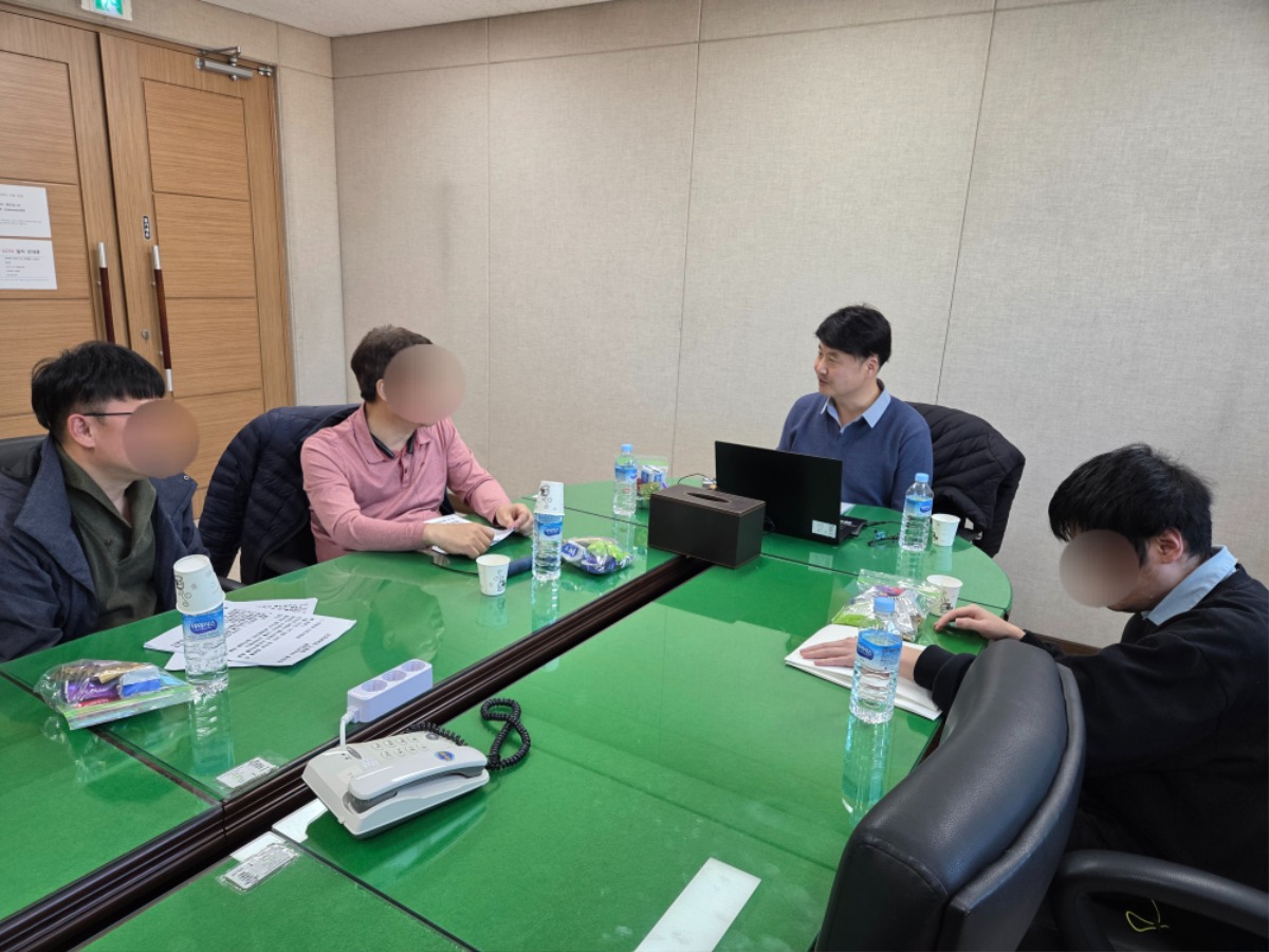 제10기 취업준비교육 기초노무교육 현장사진(blur).jpg